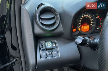 Позашляховик / Кросовер Toyota RAV4 2010 в 