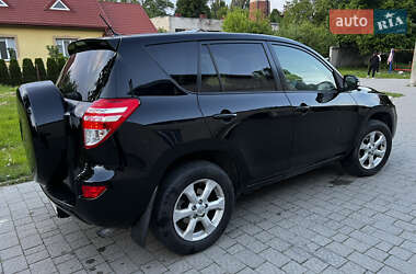 Позашляховик / Кросовер Toyota RAV4 2010 в 