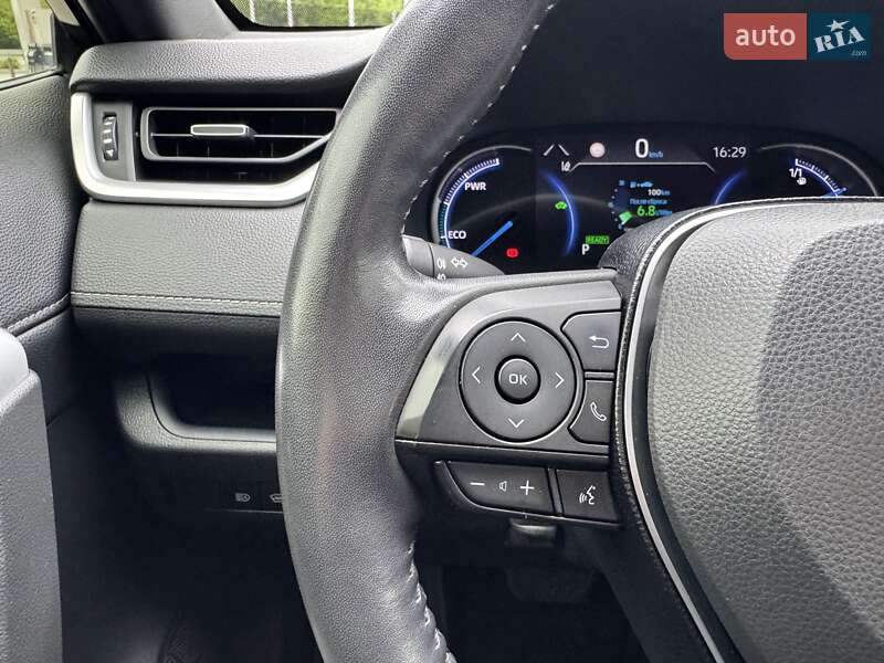 Позашляховик / Кросовер Toyota RAV4 2020 в Дніпрі
