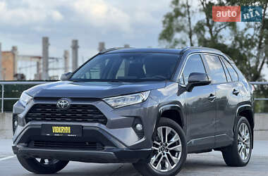 Позашляховик / Кросовер Toyota RAV4 2019 в Києві