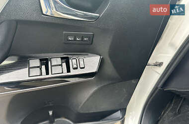 Позашляховик / Кросовер Toyota RAV4 2016 в 