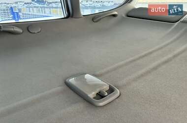 Внедорожник / Кроссовер Toyota RAV4 2003 в 