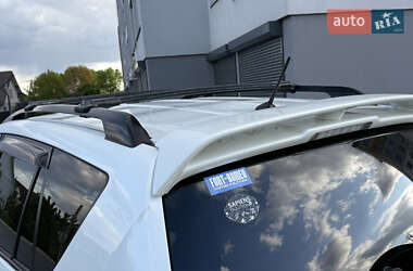 Позашляховик / Кросовер Toyota RAV4 2011 в 
