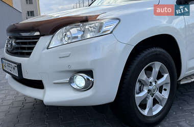 Позашляховик / Кросовер Toyota RAV4 2011 в 