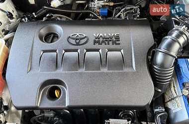 Позашляховик / Кросовер Toyota RAV4 2011 в 