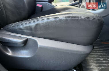 Позашляховик / Кросовер Toyota RAV4 2011 в 