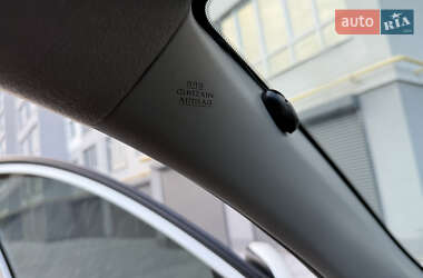 Позашляховик / Кросовер Toyota RAV4 2011 в 