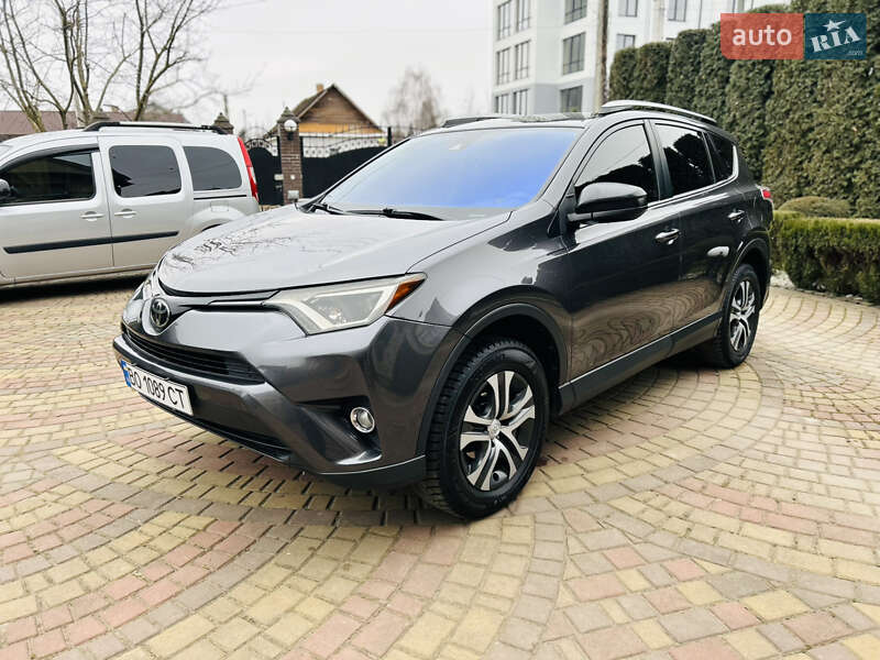 Позашляховик / Кросовер Toyota RAV4 2017 в Дубні