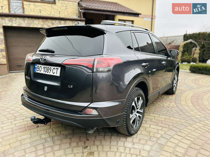 Позашляховик / Кросовер Toyota RAV4 2017 в Дубні