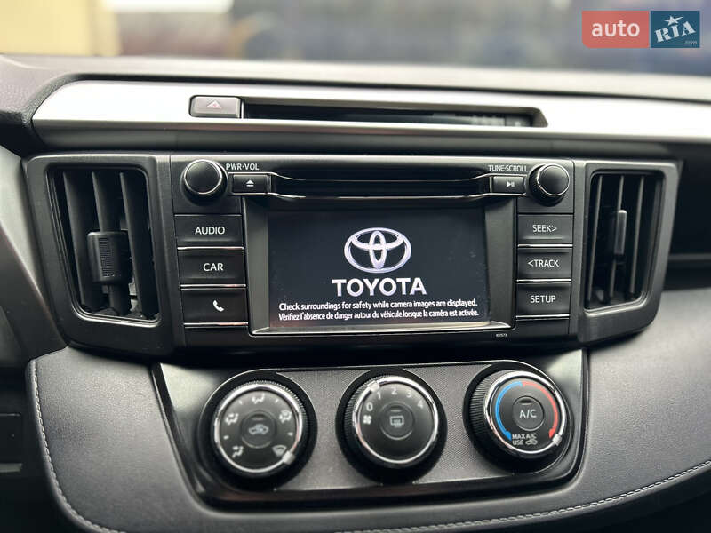 Позашляховик / Кросовер Toyota RAV4 2017 в Дубні