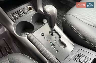 Позашляховик / Кросовер Toyota RAV4 2009 в 