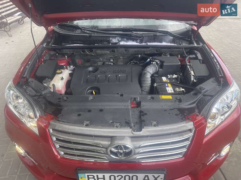 Позашляховик / Кросовер Toyota RAV4 2012 в Прилуках