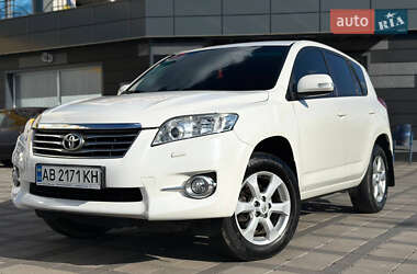 Внедорожник / Кроссовер Toyota RAV4 2011 в Виннице