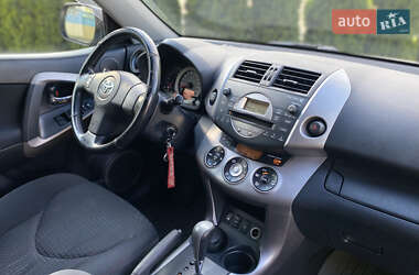 Внедорожник / Кроссовер Toyota RAV4 2008 в 