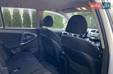 Внедорожник / Кроссовер Toyota RAV4 2008 в 