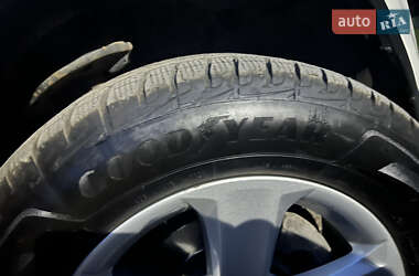 Внедорожник / Кроссовер Toyota RAV4 2013 в 