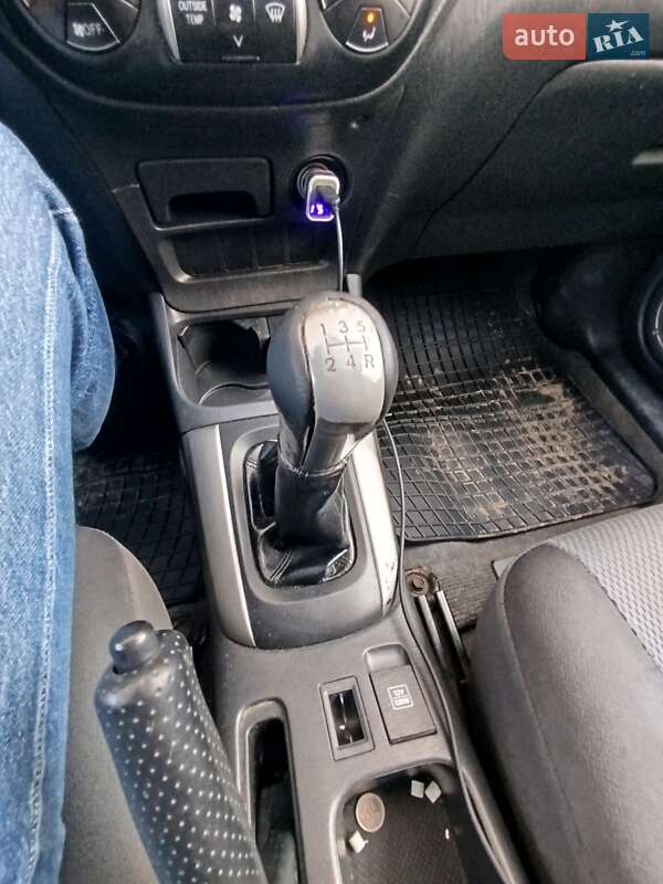 Внедорожник / Кроссовер Toyota RAV4 2003 в Киеве фото 7 Внедорожник / Кроссовер Toyota RAV4 2003 в Киеве