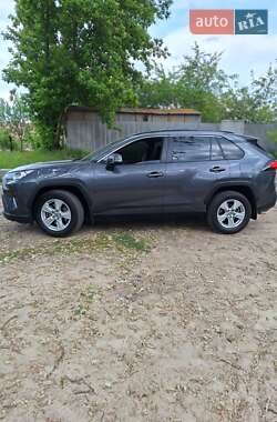 Внедорожник / Кроссовер Toyota RAV4 2020 в Киеве