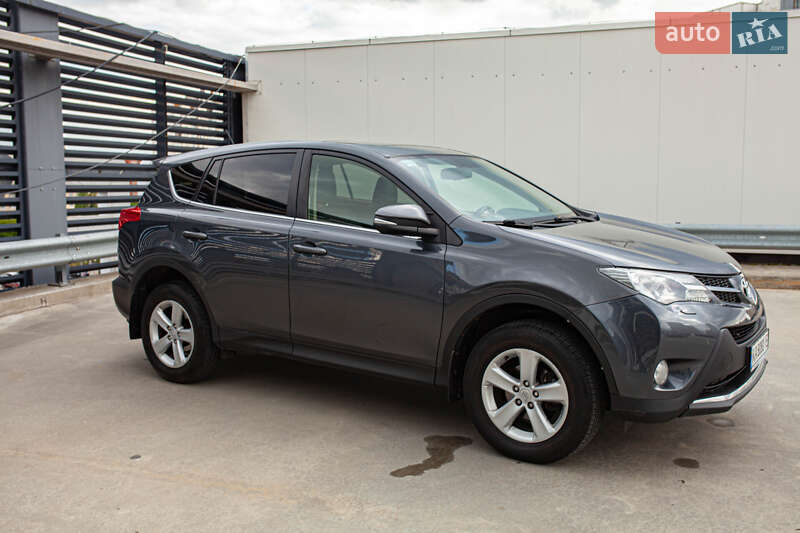 Внедорожник / Кроссовер Toyota RAV4 2013 в Киеве