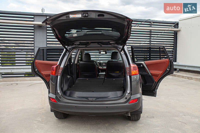 Внедорожник / Кроссовер Toyota RAV4 2013 в Киеве