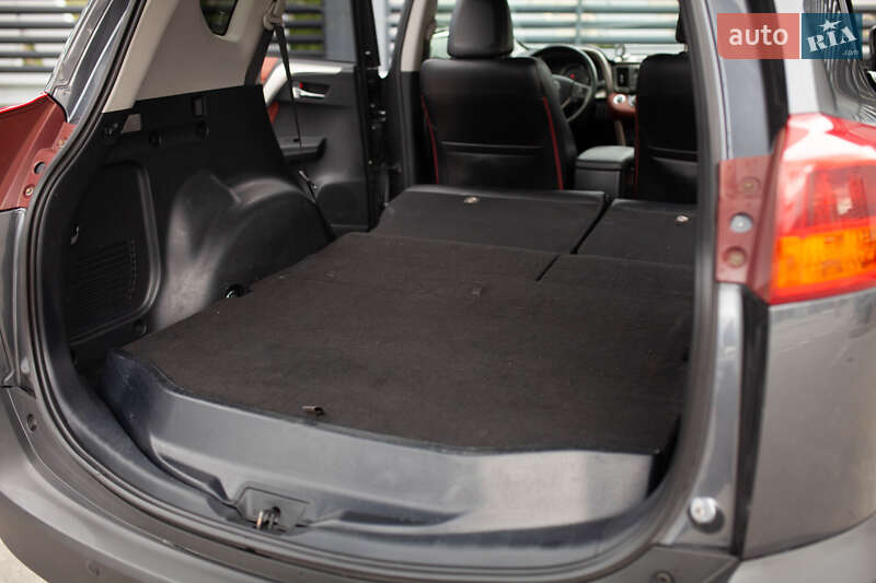 Внедорожник / Кроссовер Toyota RAV4 2013 в Киеве