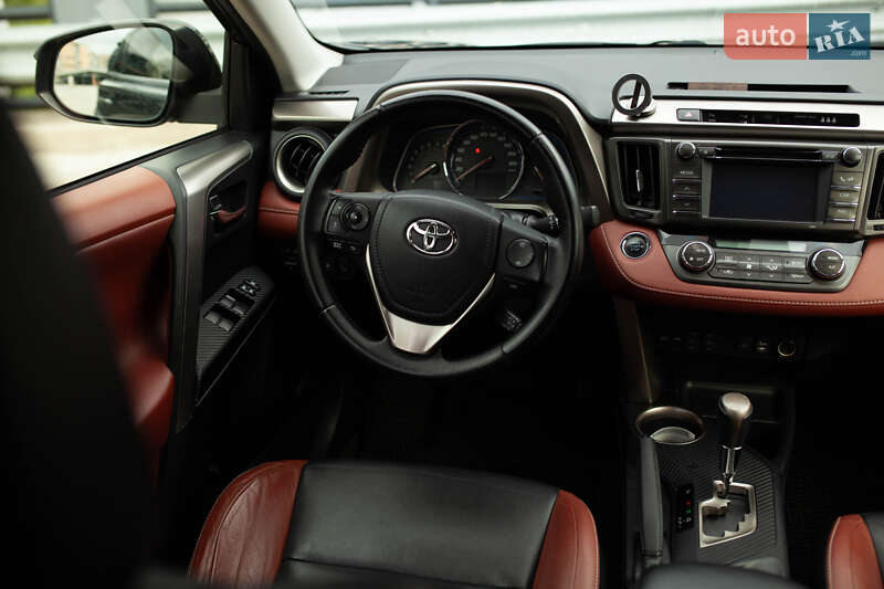 Внедорожник / Кроссовер Toyota RAV4 2013 в Киеве