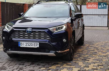 Внедорожник / Кроссовер Toyota RAV4 2020 в Киеве