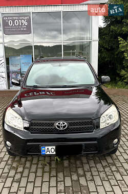 Внедорожник / Кроссовер Toyota RAV4 2006 в Хусте