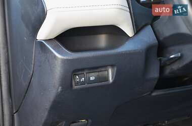 Внедорожник / Кроссовер Toyota RAV4 2020 в 