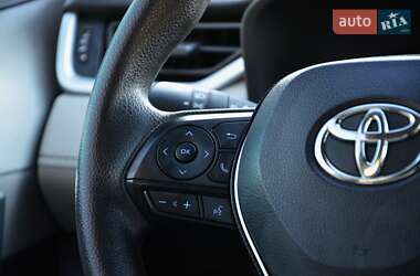 Внедорожник / Кроссовер Toyota RAV4 2020 в 