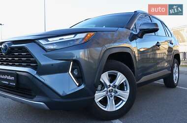 Внедорожник / Кроссовер Toyota RAV4 2020 в 