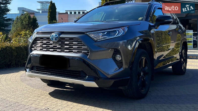 Внедорожник / Кроссовер Toyota RAV4 2019 в Львове
