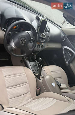 Позашляховик / Кросовер Toyota RAV4 2008 в 