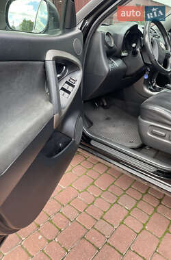 Внедорожник / Кроссовер Toyota RAV4 2010 в 