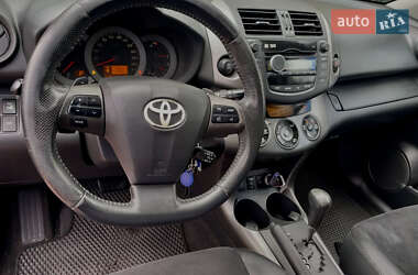 Внедорожник / Кроссовер Toyota RAV4 2010 в 