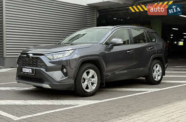 Позашляховик / Кросовер Toyota RAV4 2020 в Києві