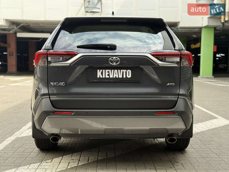 Позашляховик / Кросовер Toyota RAV4 2020 в Києві