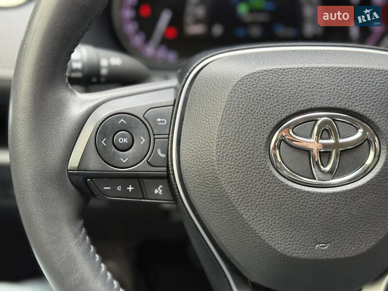 Позашляховик / Кросовер Toyota RAV4 2020 в Києві