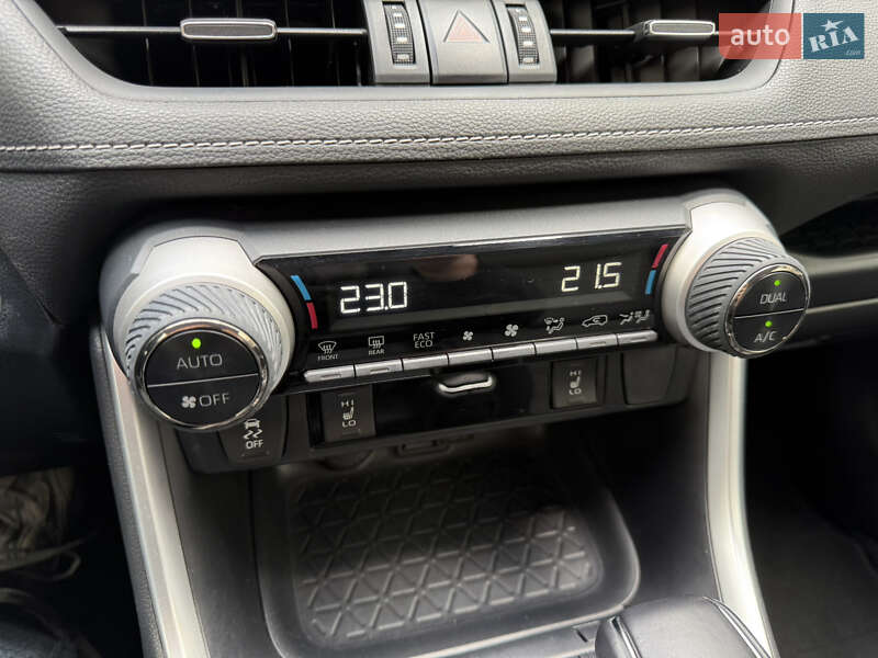 Позашляховик / Кросовер Toyota RAV4 2020 в Києві