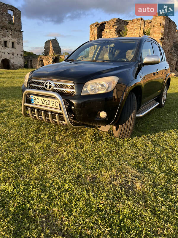 Позашляховик / Кросовер Toyota RAV4 2006 в 