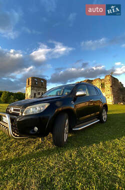 Позашляховик / Кросовер Toyota RAV4 2006 в 