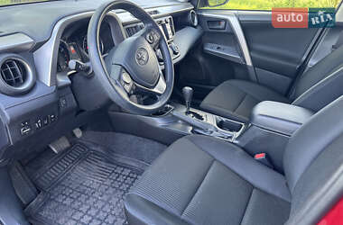 Внедорожник / Кроссовер Toyota RAV4 2018 в 