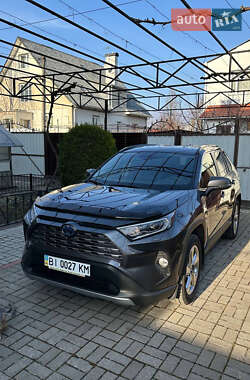 Позашляховик / Кросовер Toyota RAV4 2020 в Кременчуці