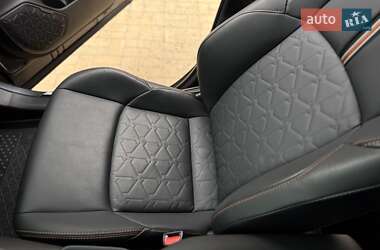 Позашляховик / Кросовер Toyota RAV4 2021 в 