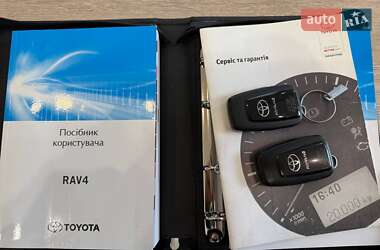 Внедорожник / Кроссовер Toyota RAV4 2020 в 