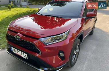 Позашляховик / Кросовер Toyota RAV4 2021 в 