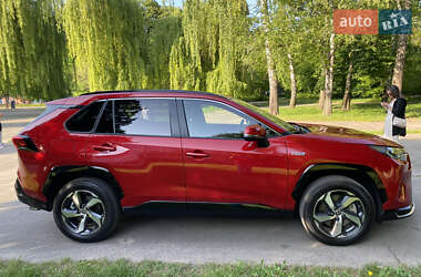 Позашляховик / Кросовер Toyota RAV4 2021 в 
