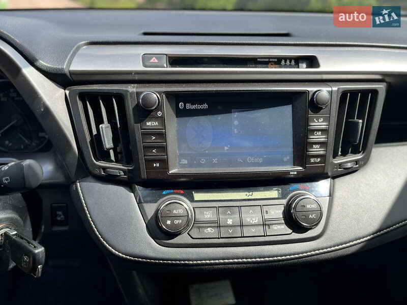 Внедорожник / Кроссовер Toyota RAV4 2016 в Кропивницком