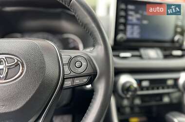 Внедорожник / Кроссовер Toyota RAV4 2022 в 