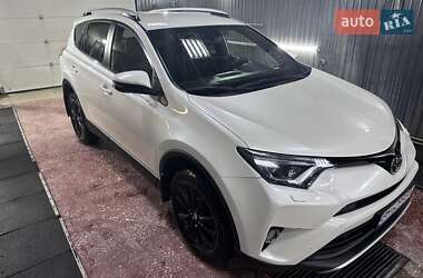 Внедорожник / Кроссовер Toyota RAV4 2015 в Сумах